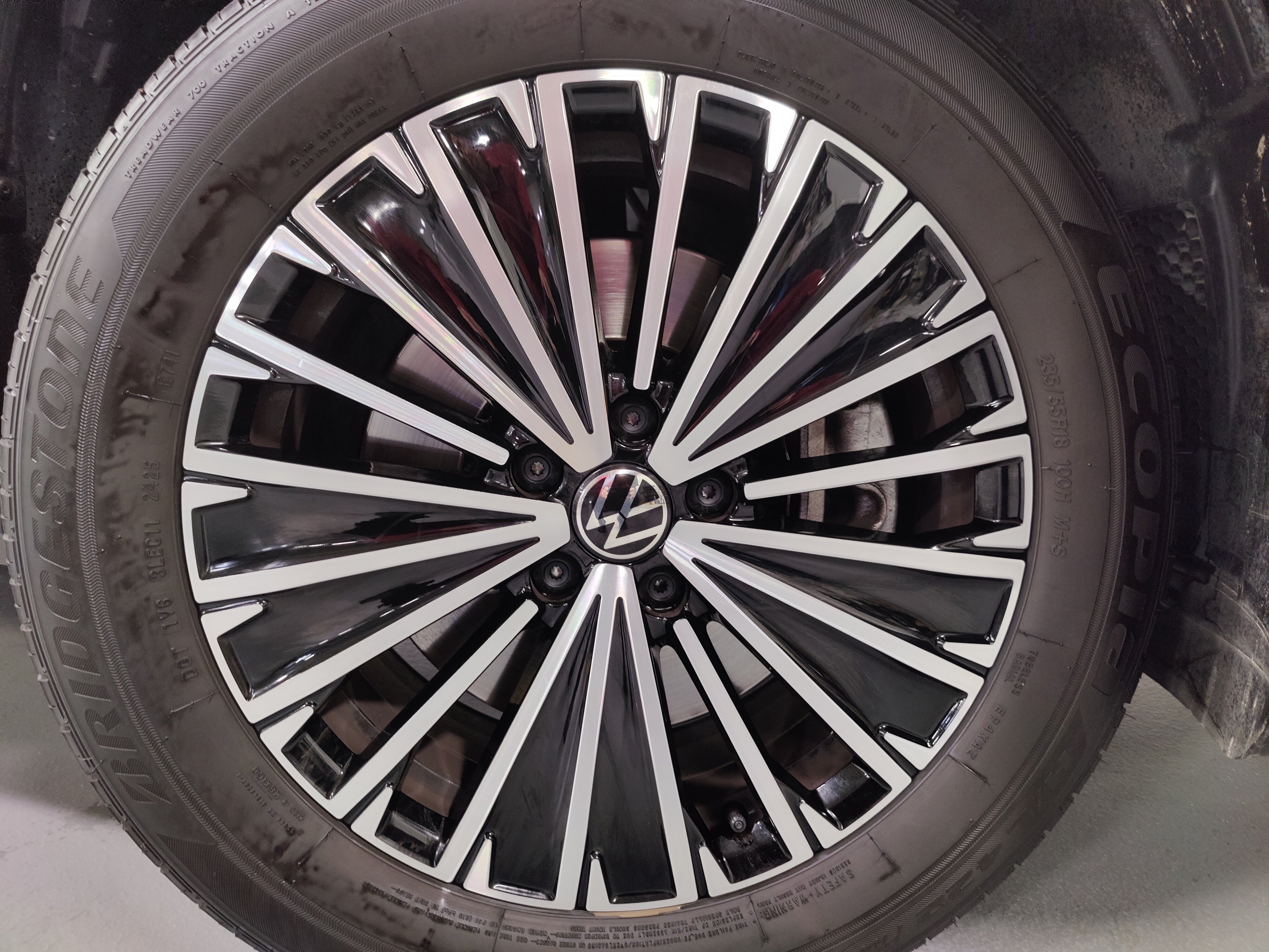 Certified 2025 Volkswagen Tiguan S w/ 18" Wheel Package AWD/4WD image 19