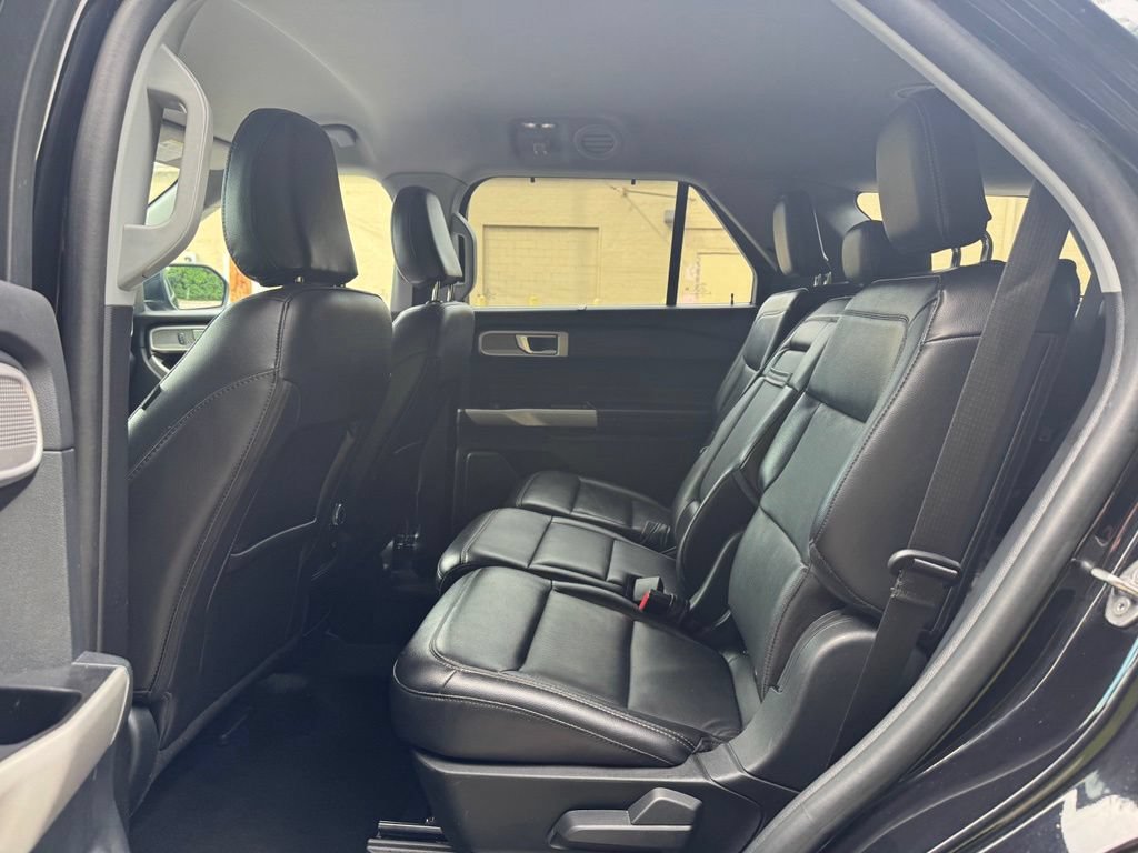 Used 2021 Ford Explorer Limited w/ Equipment Group 301A AWD/4WD image 21