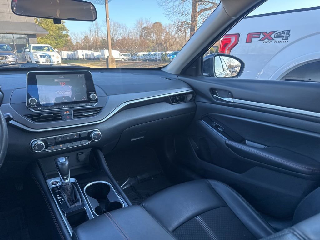 Used 2024 Nissan Altima 2.5 SR image 10