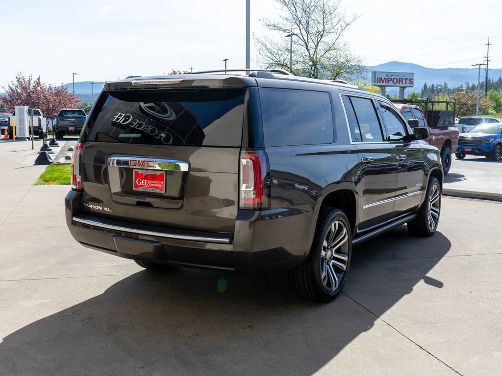 Used 2019 GMC Yukon XL Denali w/ Denali Ultimate Package AWD/4WD image 7