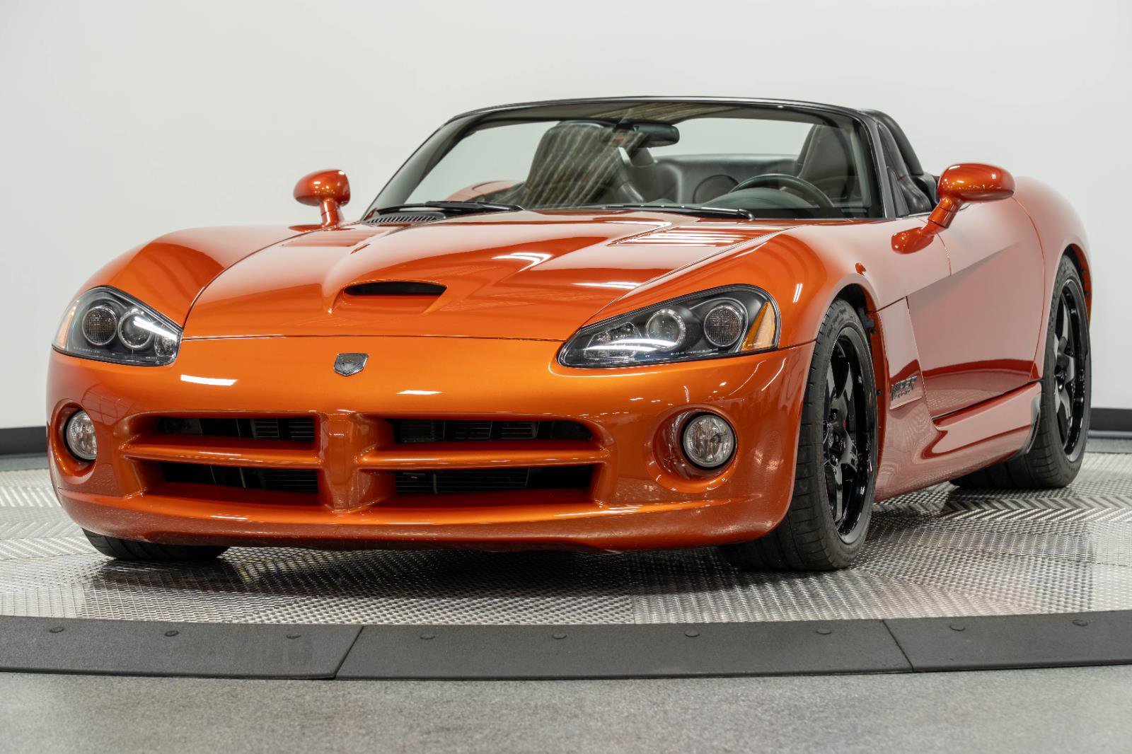 Used 2005 Dodge Viper SRT-10 w/ Copperhead Edition Group RWD image 19