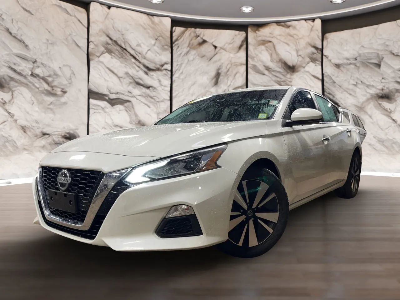 Used 2021 Nissan Altima 2.5 SV w/ SV Premium Package image 16