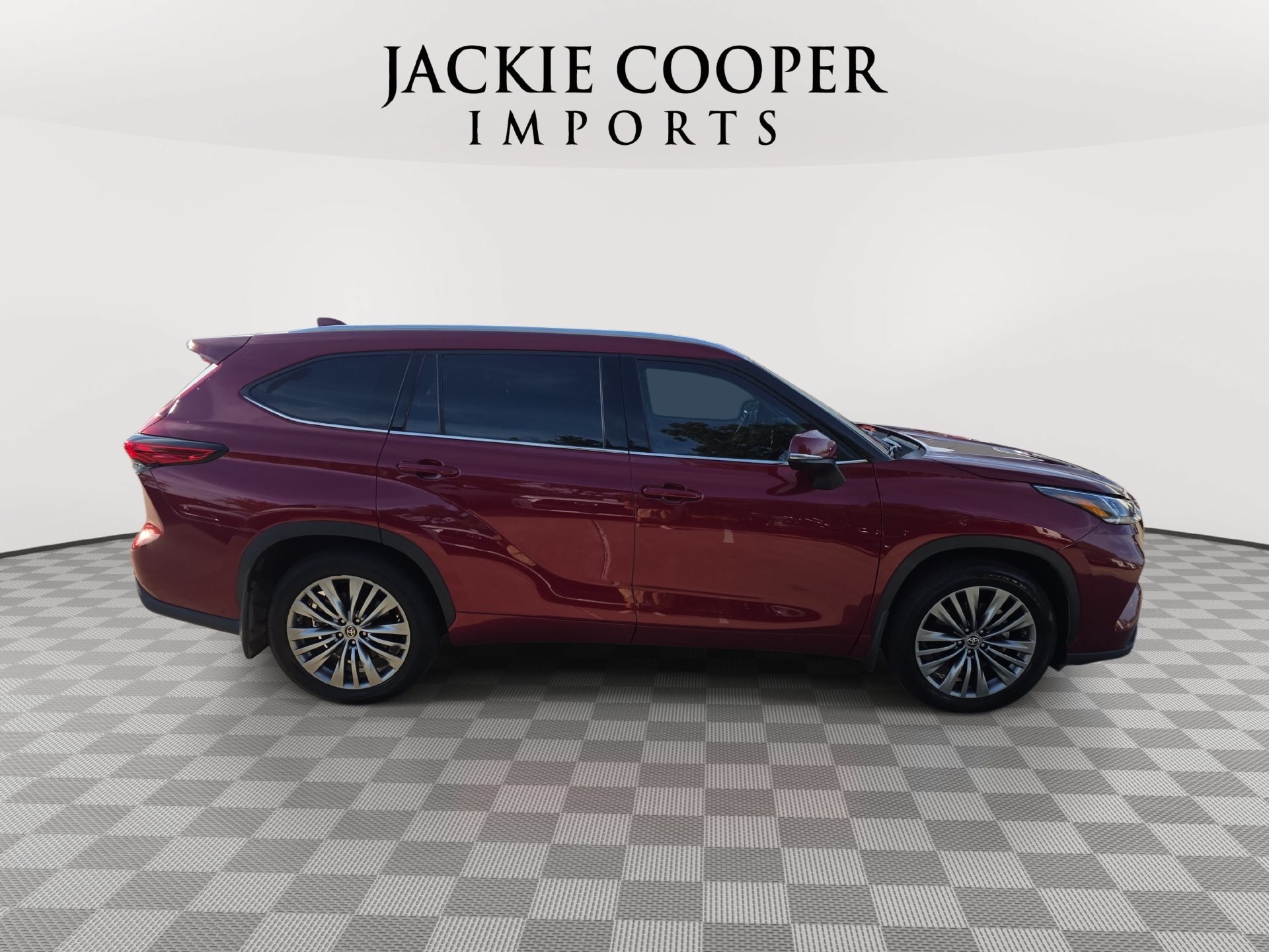 Used 2021 Toyota Highlander Platinum AWD/4WD image 4