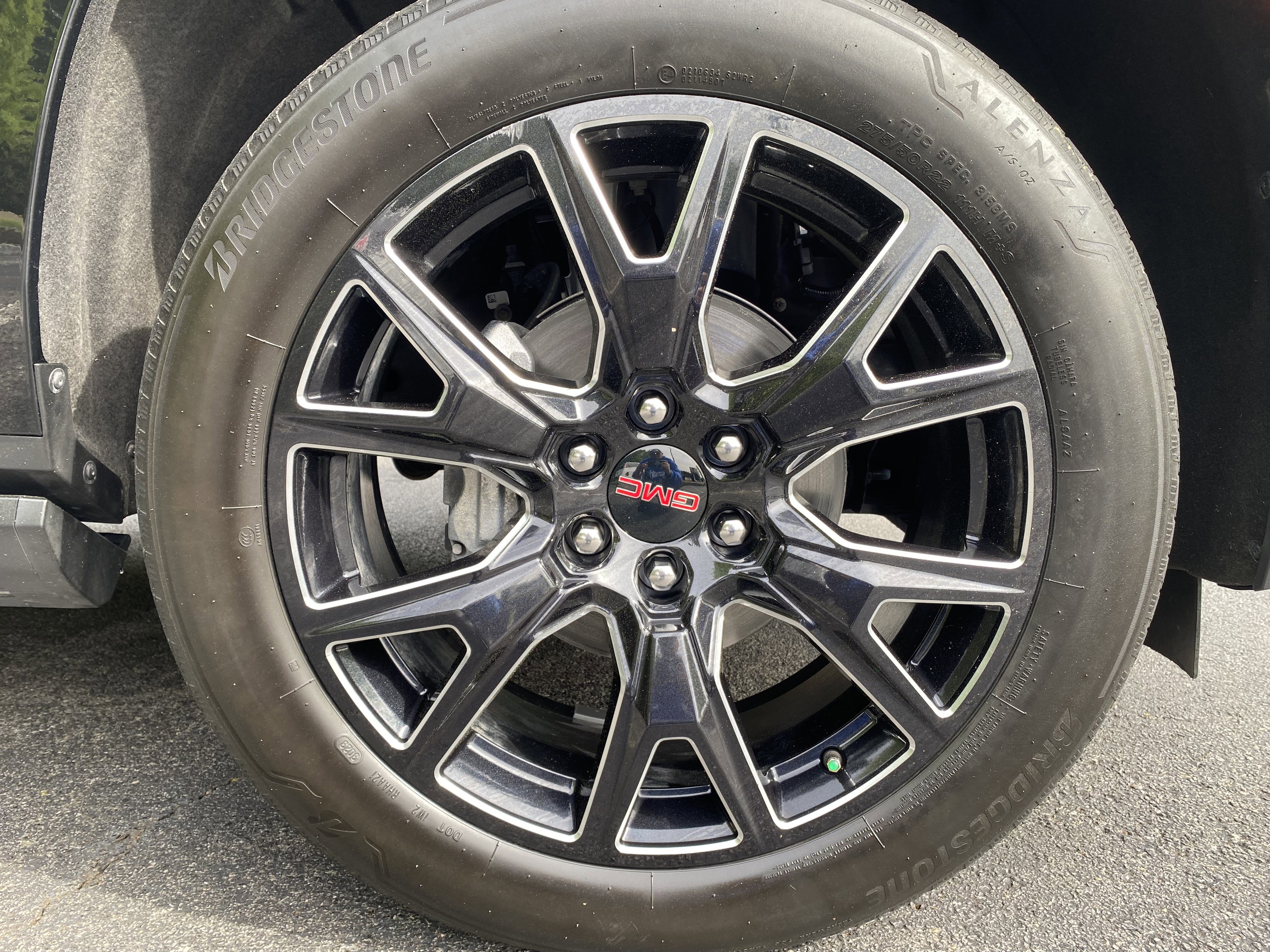 Used 2023 GMC Yukon Denali w/ Denali Reserve Package image 13