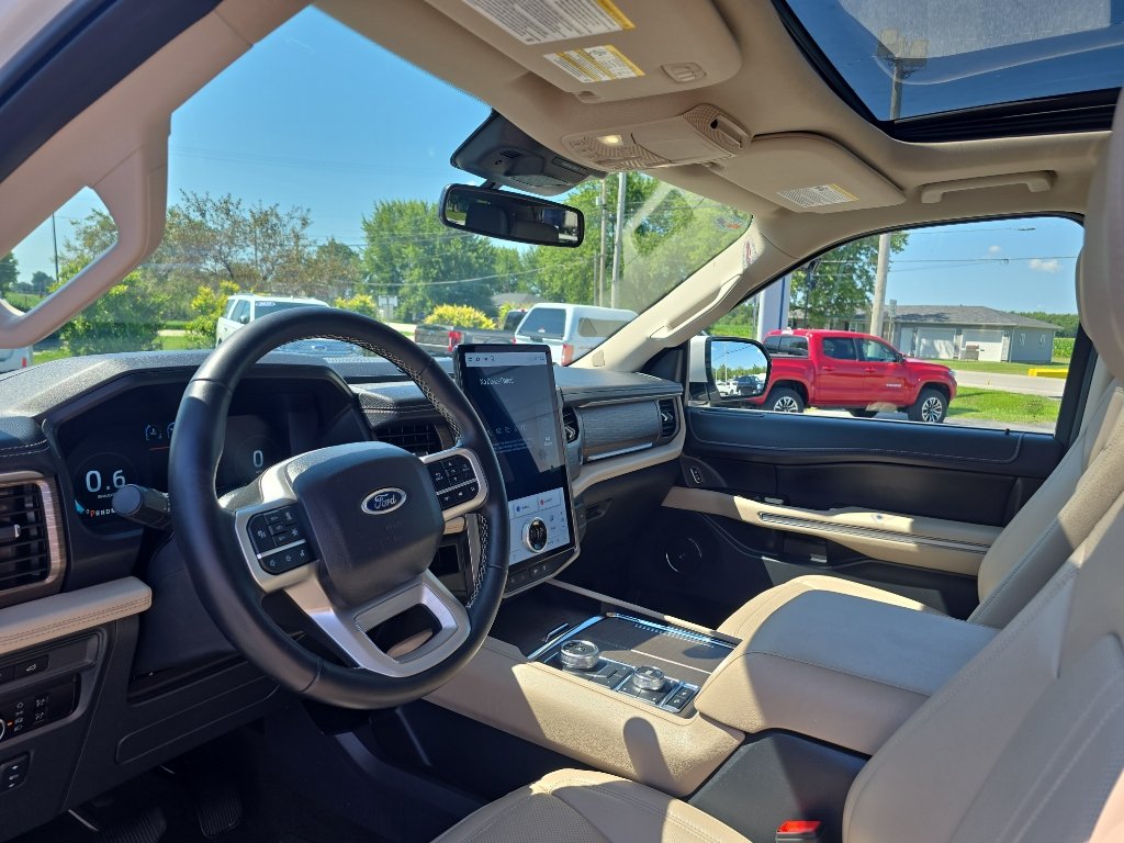 Used 2024 Ford Expedition Max Limited AWD/4WD image 16