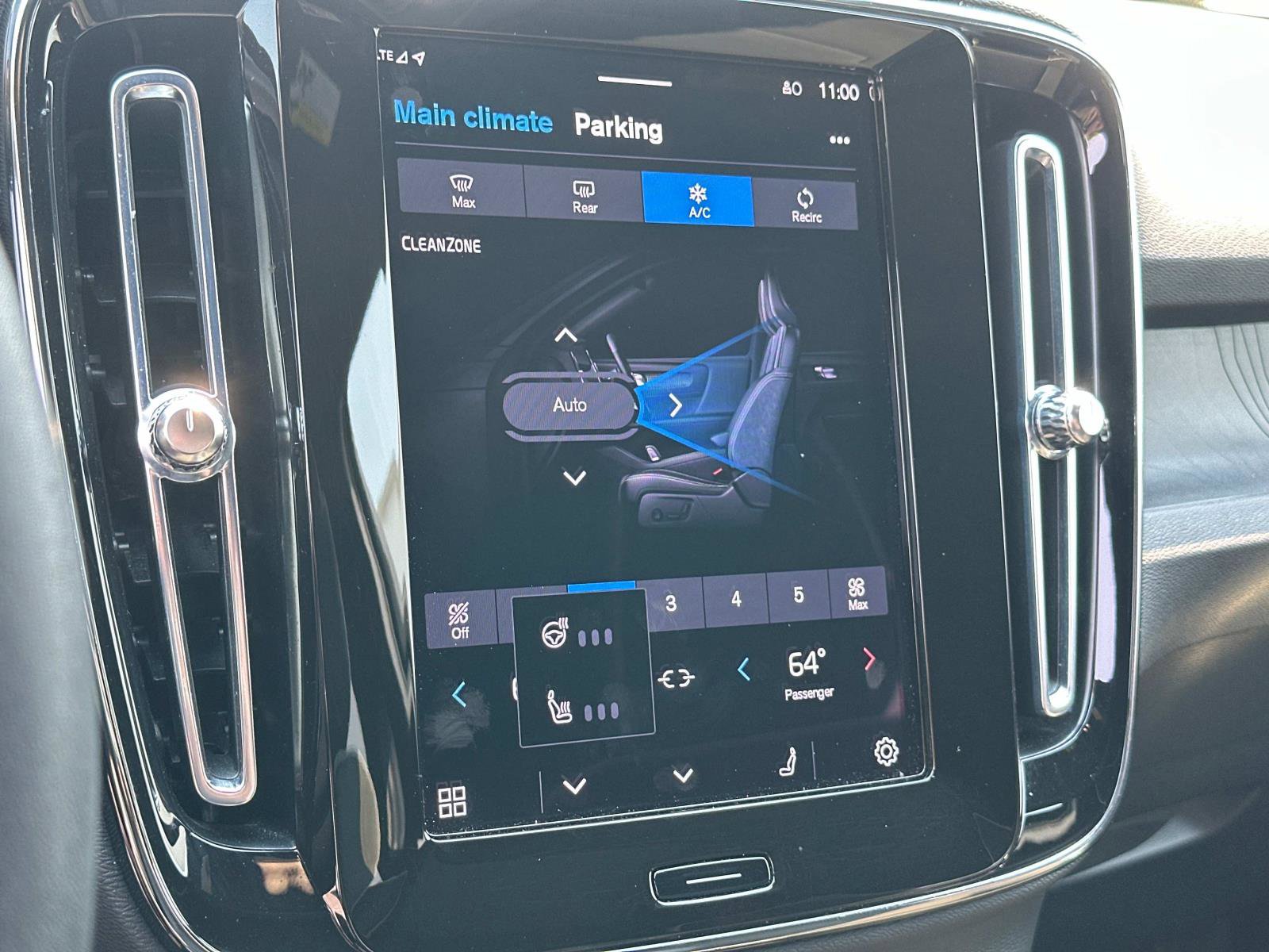 Certified 2023 Volvo XC40 Recharge Ultimate image 12