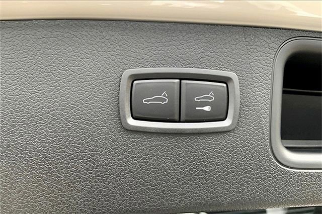 Certified 2026 Porsche Macan AWD/4WD image 21