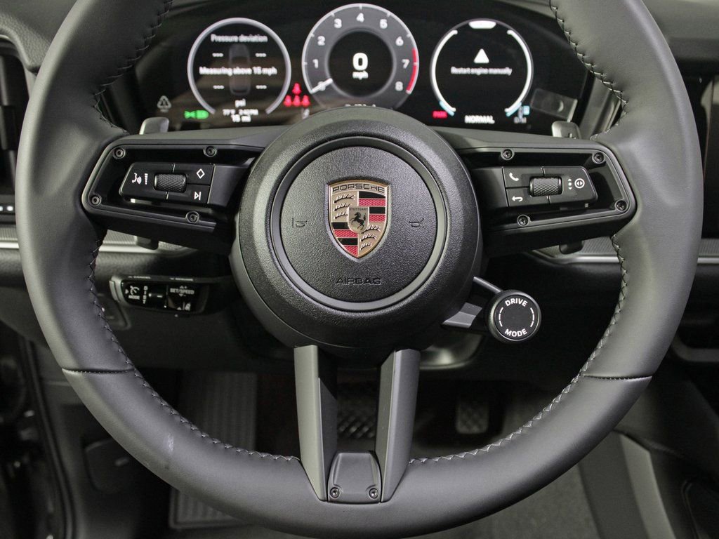 Certified 2025 Porsche Cayenne AWD/4WD image 24