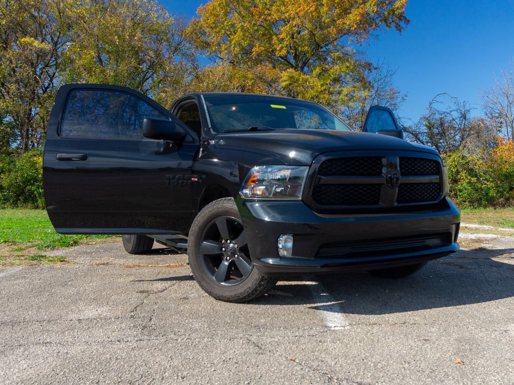 Used 2018 RAM 1500 Express w/ Black Ram 1500 Express Group image 12
