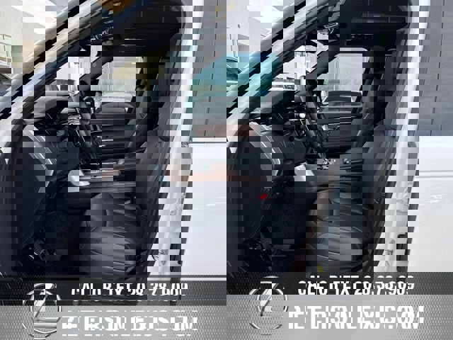 Used 2023 Land Rover Range Rover Long Wheelbase SE image 25