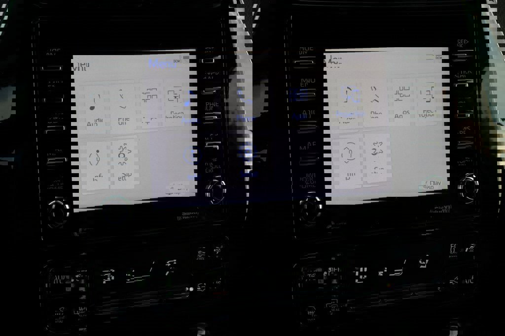 Certified 2022 Toyota Prius XLE w/ Advanced Technology Package image 28