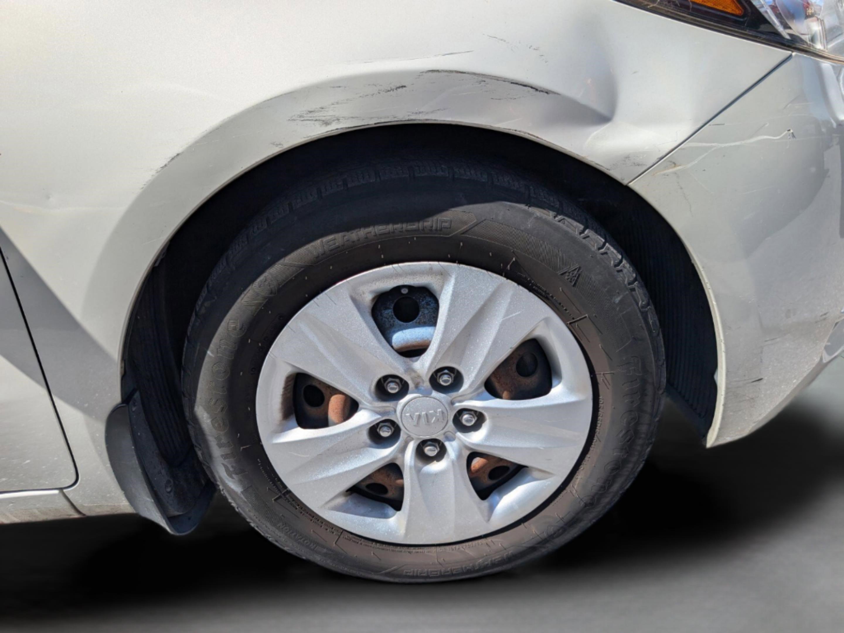 Used 2015 Kia Forte LX FWD image 25