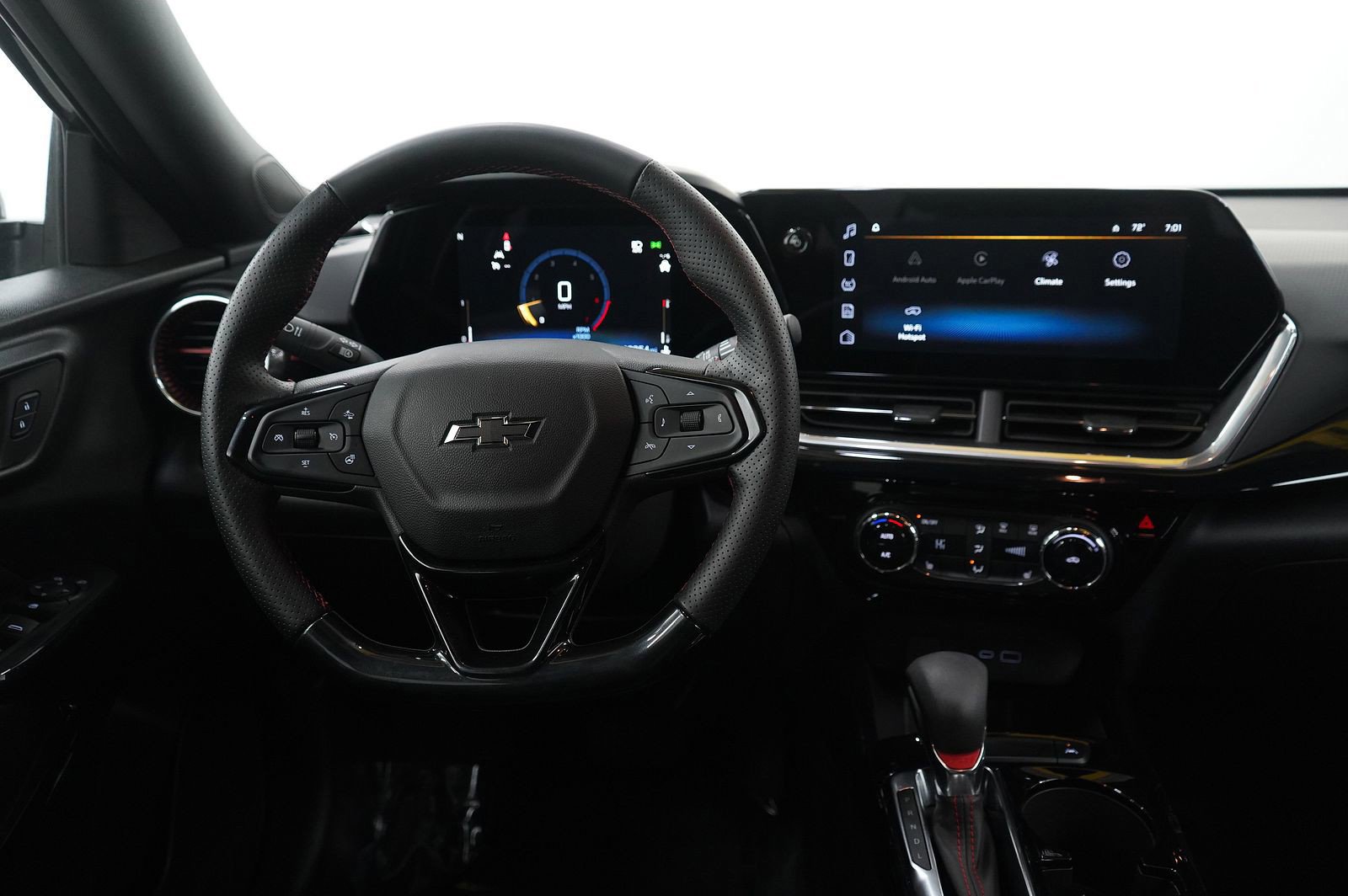 Used 2024 Chevrolet Trax RS image 13