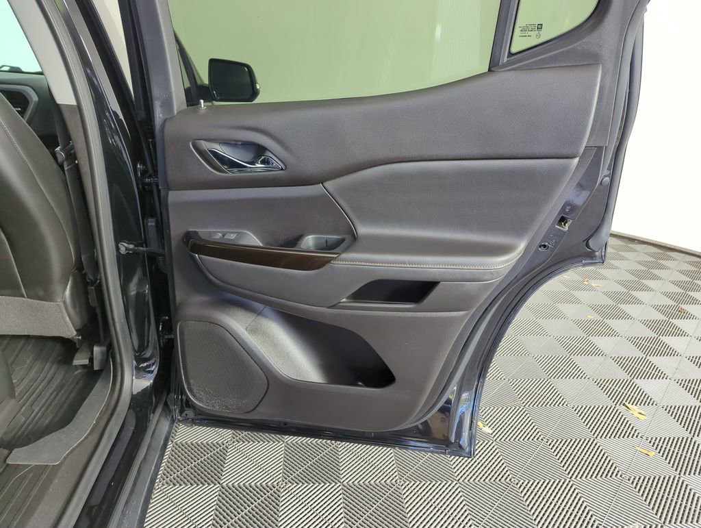 Used 2023 GMC Acadia AT4 w/ Technology Package image 34