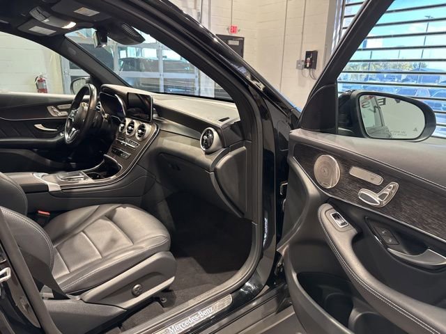 Used 2022 Mercedes-Benz GLC 300 4MATIC w/ AMG Line image 28