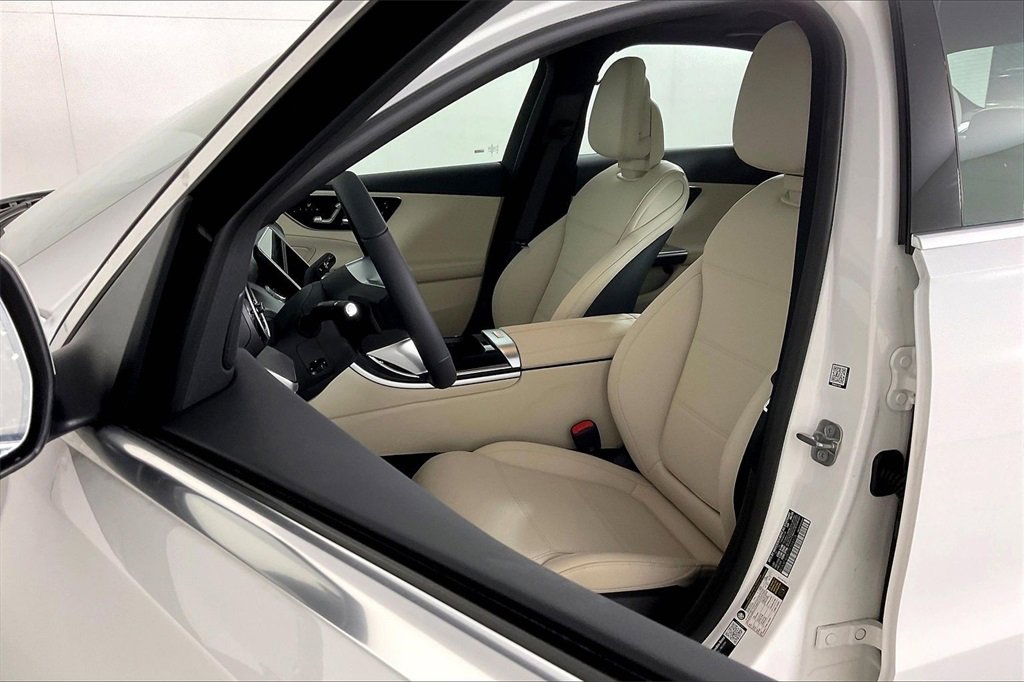 New 2026 Mercedes-Benz C 300 4MATIC Sedan image 9