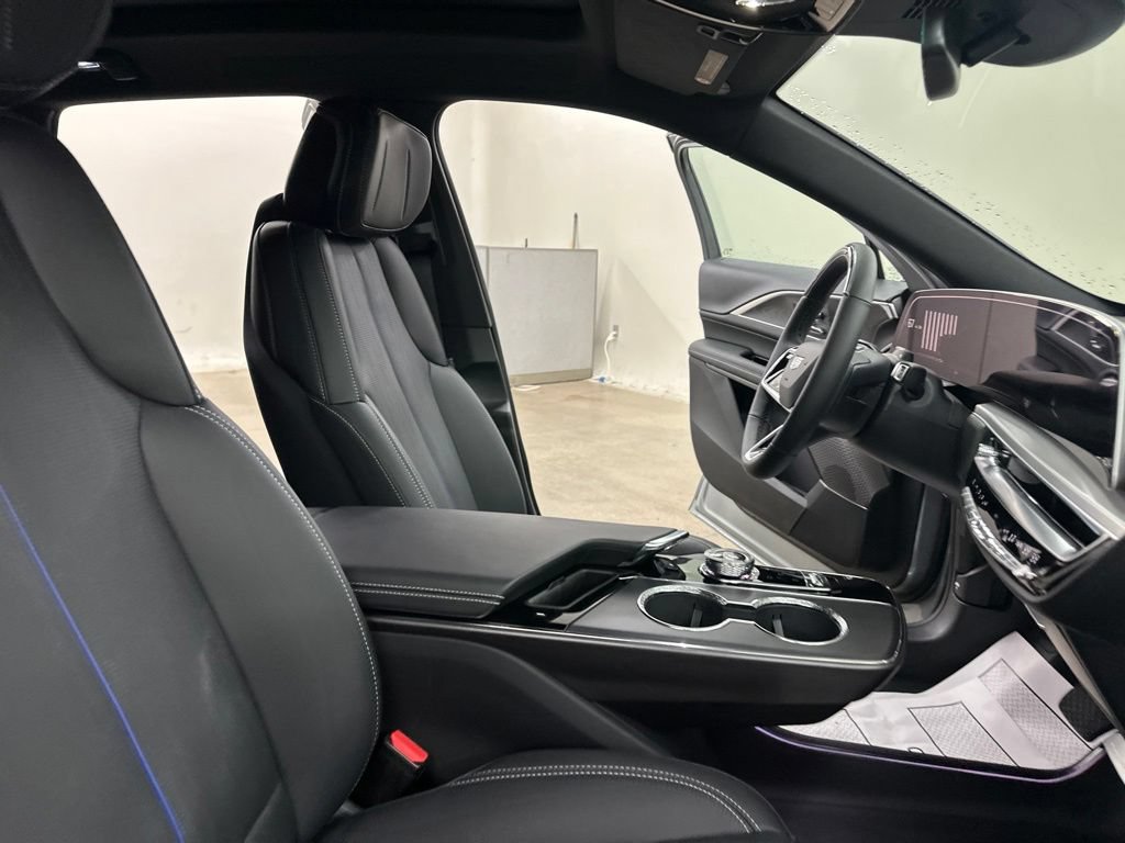 New 2026 Cadillac Lyriq Sport AWD/4WD image 19