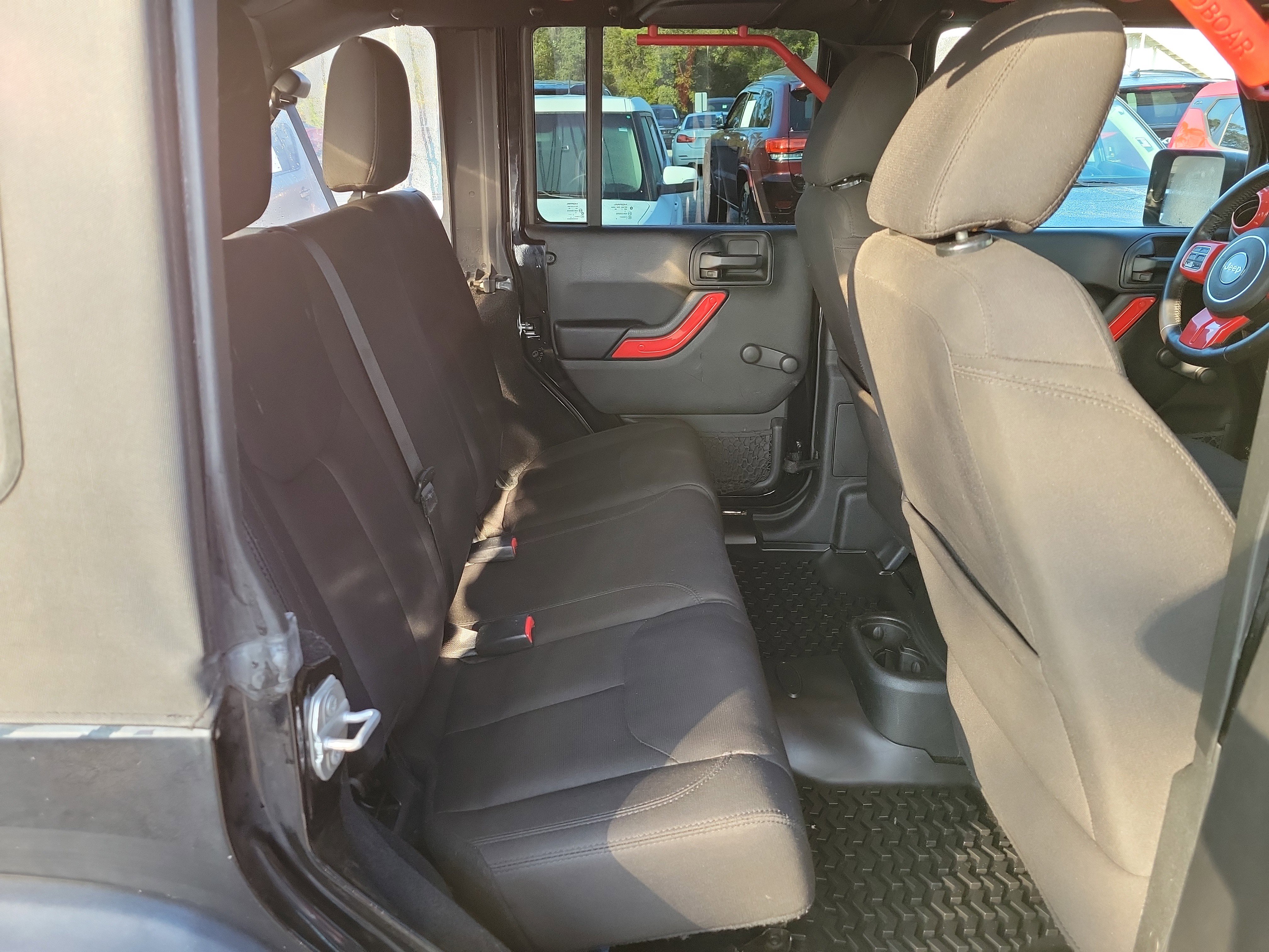 Used 2018 Jeep Wrangler Unlimited Sport w/ Connectivity Group image 10