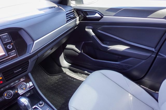 Used 2019 Volkswagen Jetta R-Line FWD image 19