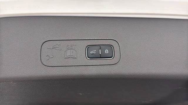 Used 2023 Lincoln Aviator Grand Touring w/ Equipment Group 301A AWD/4WD image 30