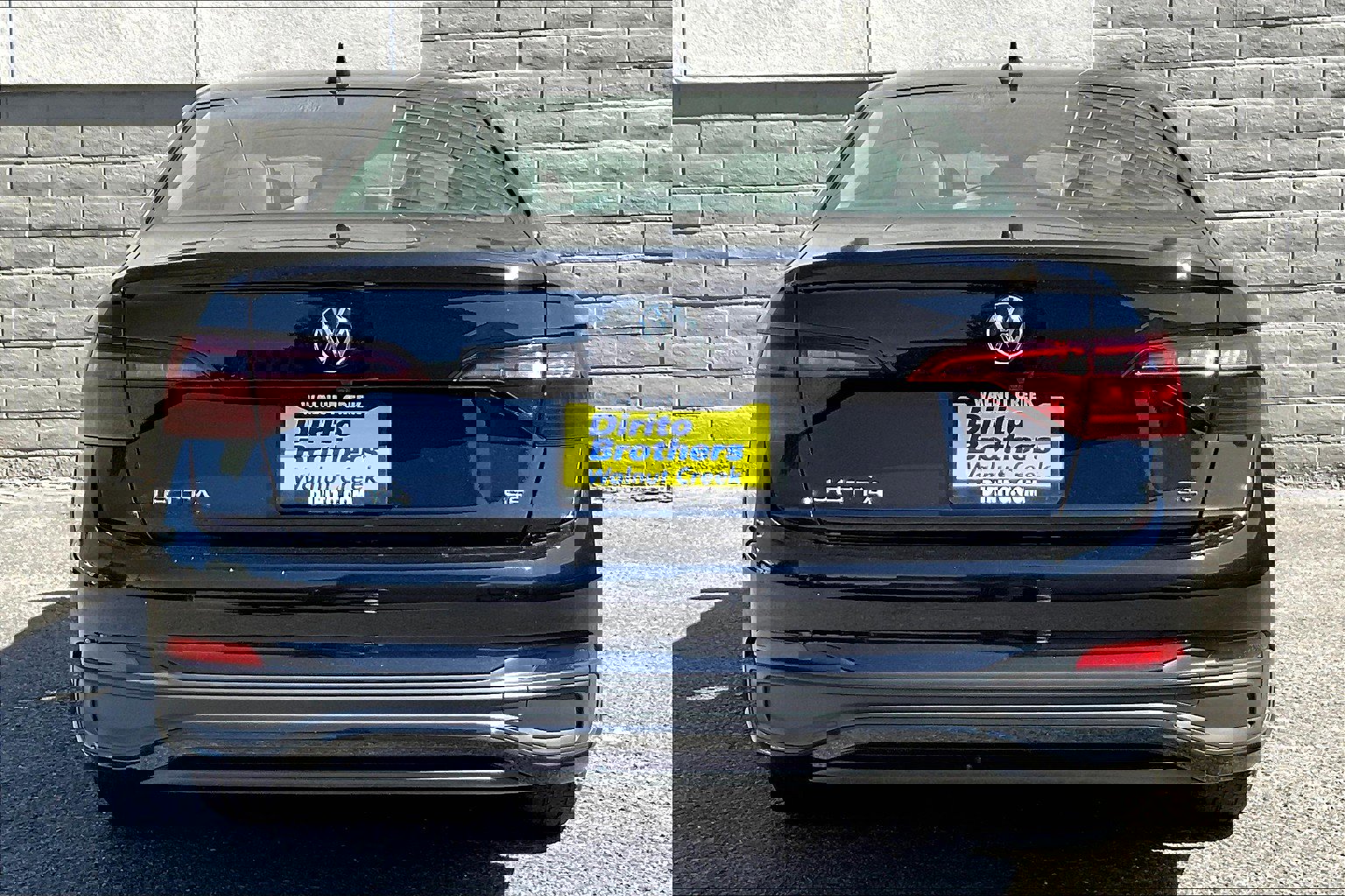 Used 2022 Volkswagen Jetta SE w/ Panoramic Sunroof Package image 3