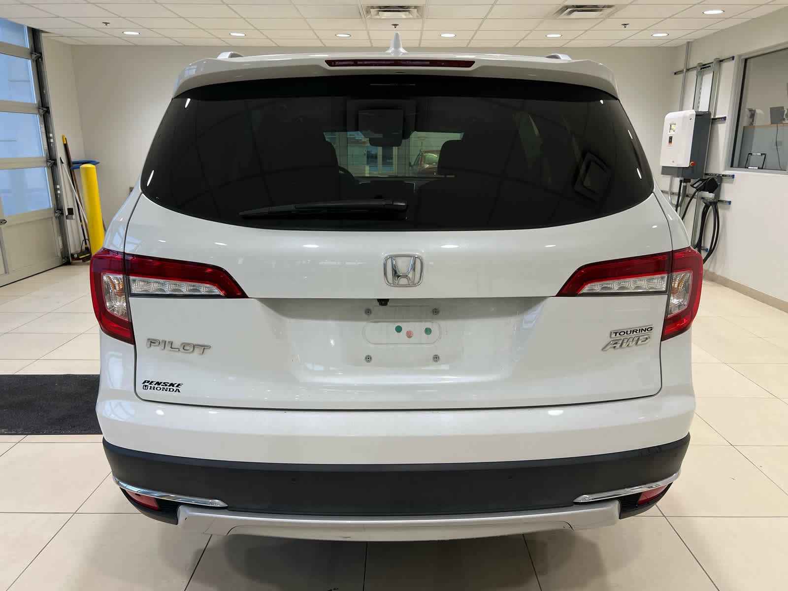 Used 2021 Honda Pilot Touring image 6