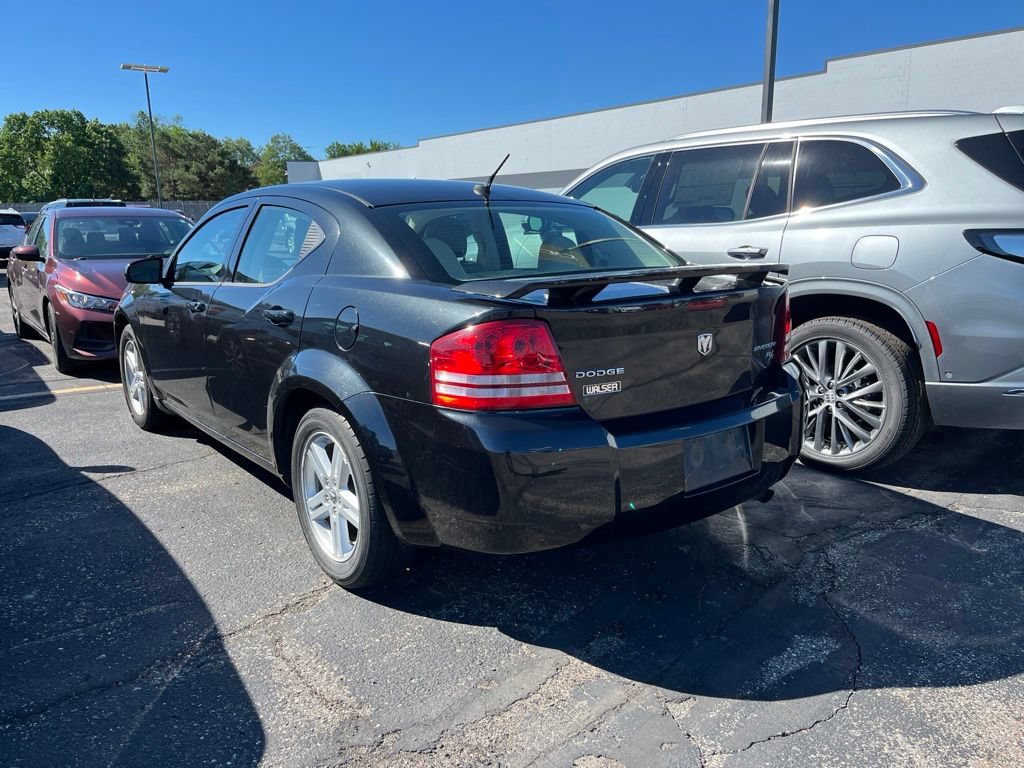Used 2010 Dodge Avenger R/T FWD image 5