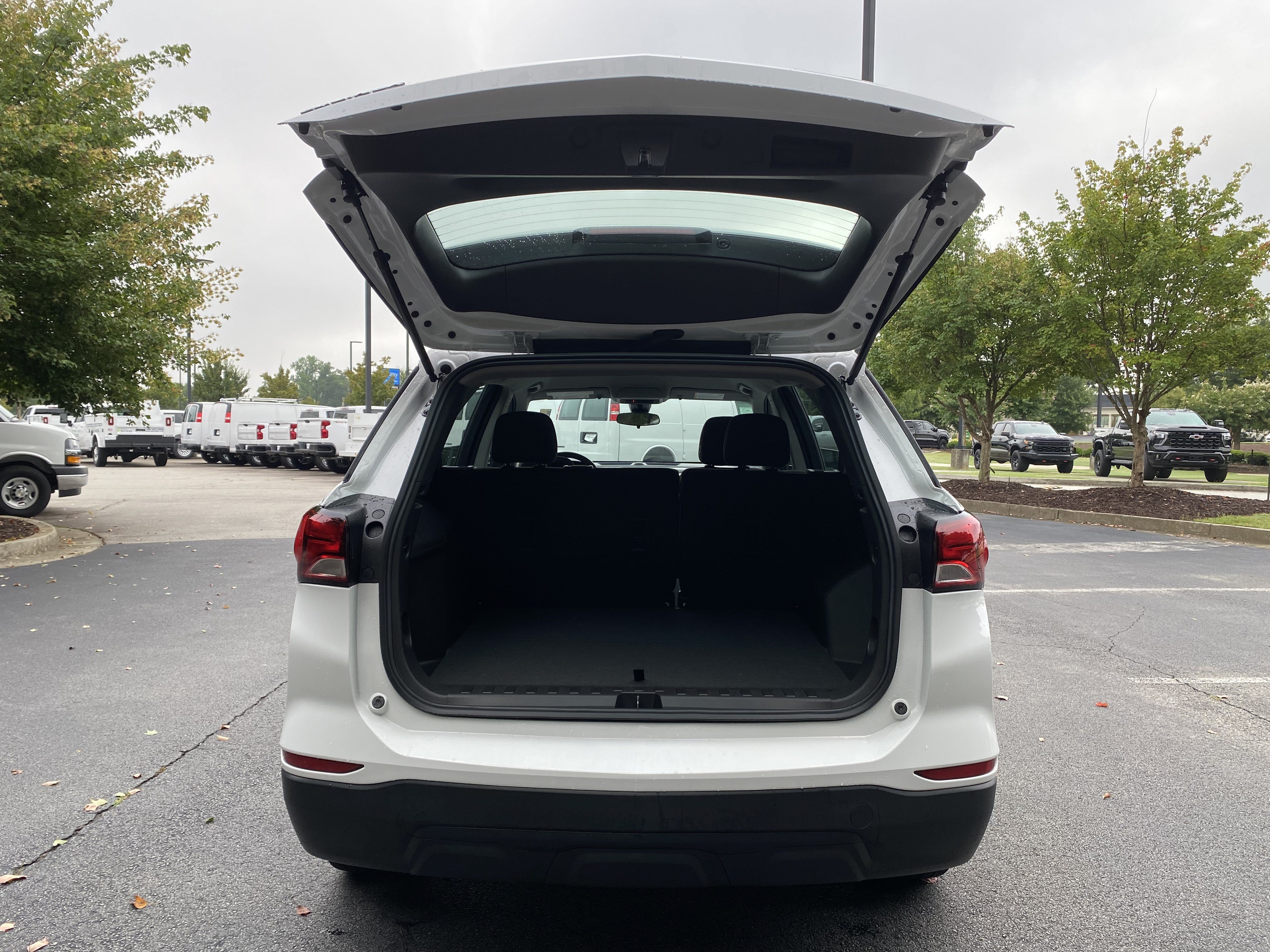 Used 2024 Chevrolet Equinox LS FWD image 11
