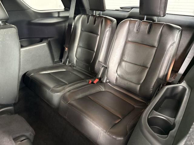 Used 2018 Ford Explorer XLT w/ Equipment Group 202A AWD/4WD image 22
