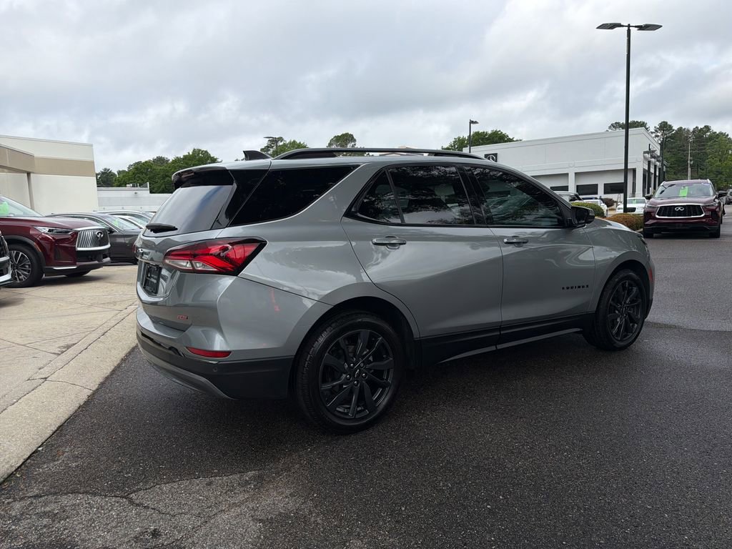 Used 2023 Chevrolet Equinox RS w/ RS Leather Package FWD image 11