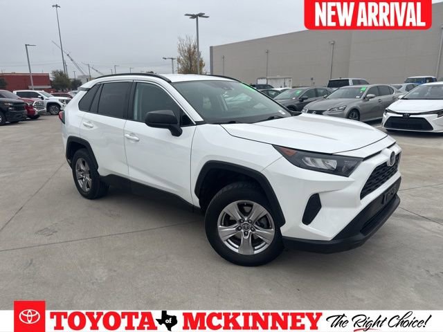 Used 2022 Toyota RAV4 LE image 1
