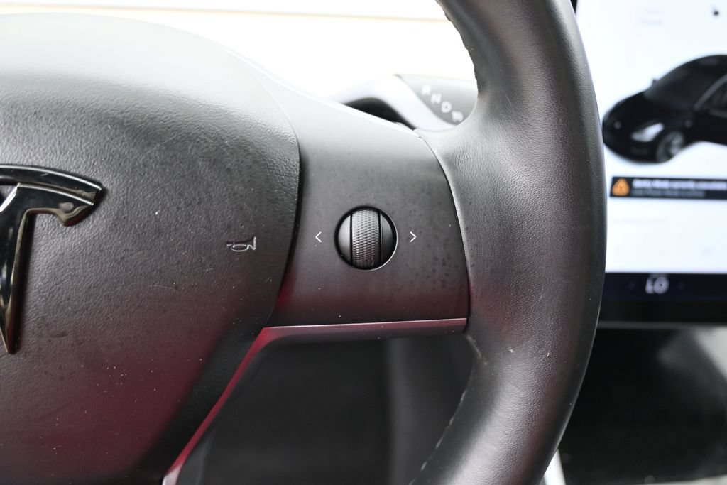 Used 2018 Tesla Model 3 Mid Range RWD image 12