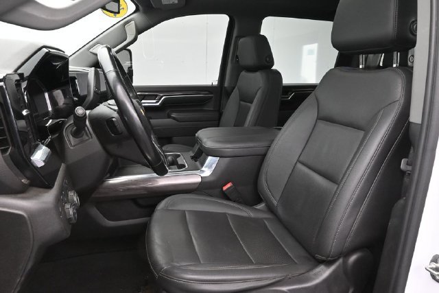 Used 2024 Chevrolet Silverado 2500 LTZ w/ LTZ Convenience Package AWD/4WD image 25