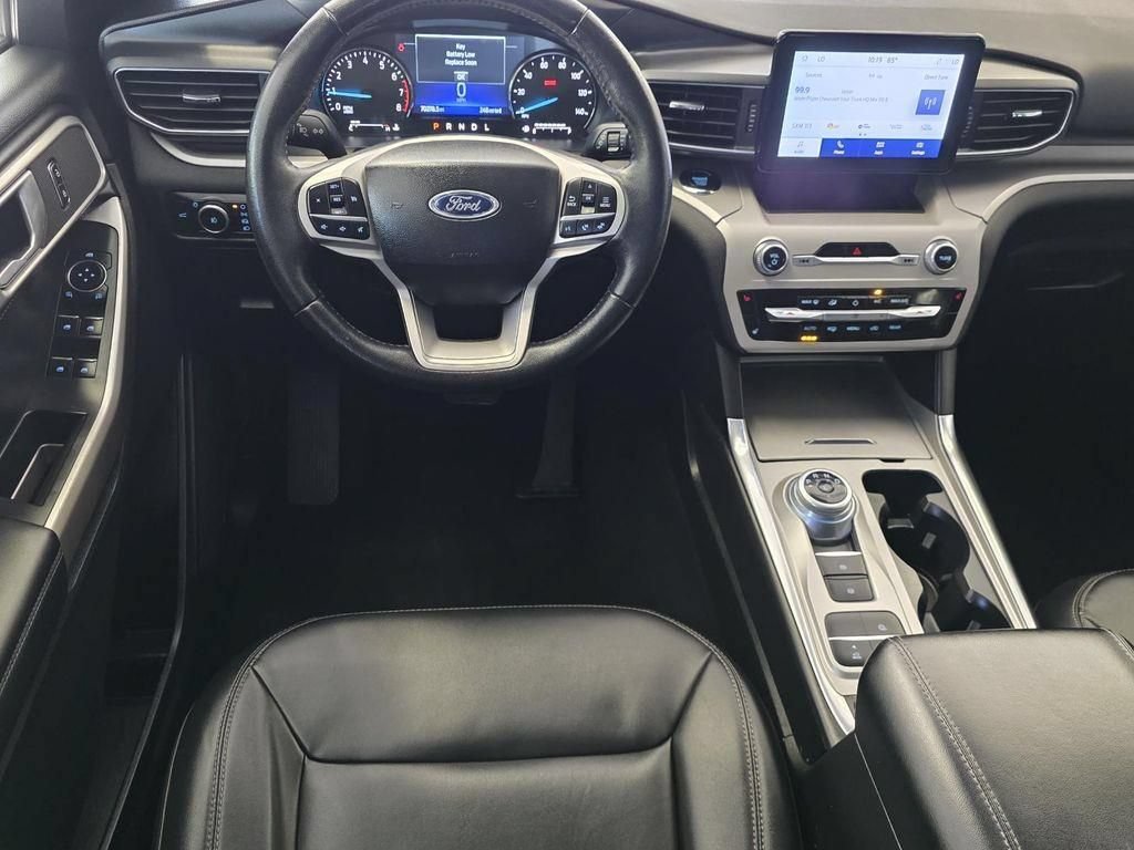 Used 2023 Ford Explorer XLT w/ Equipment Group 202A RWD image 11