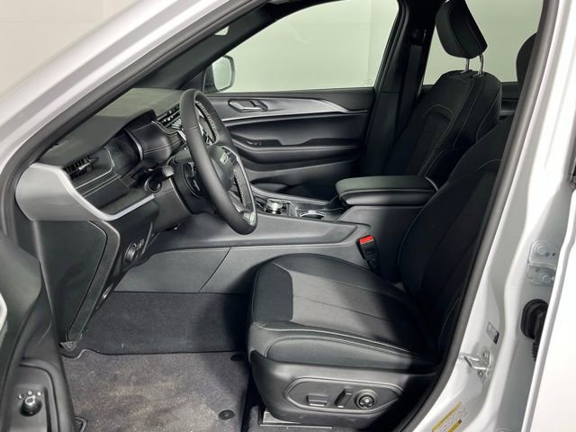 New 2026 Jeep Grand Cherokee Laredo AWD/4WD image 24