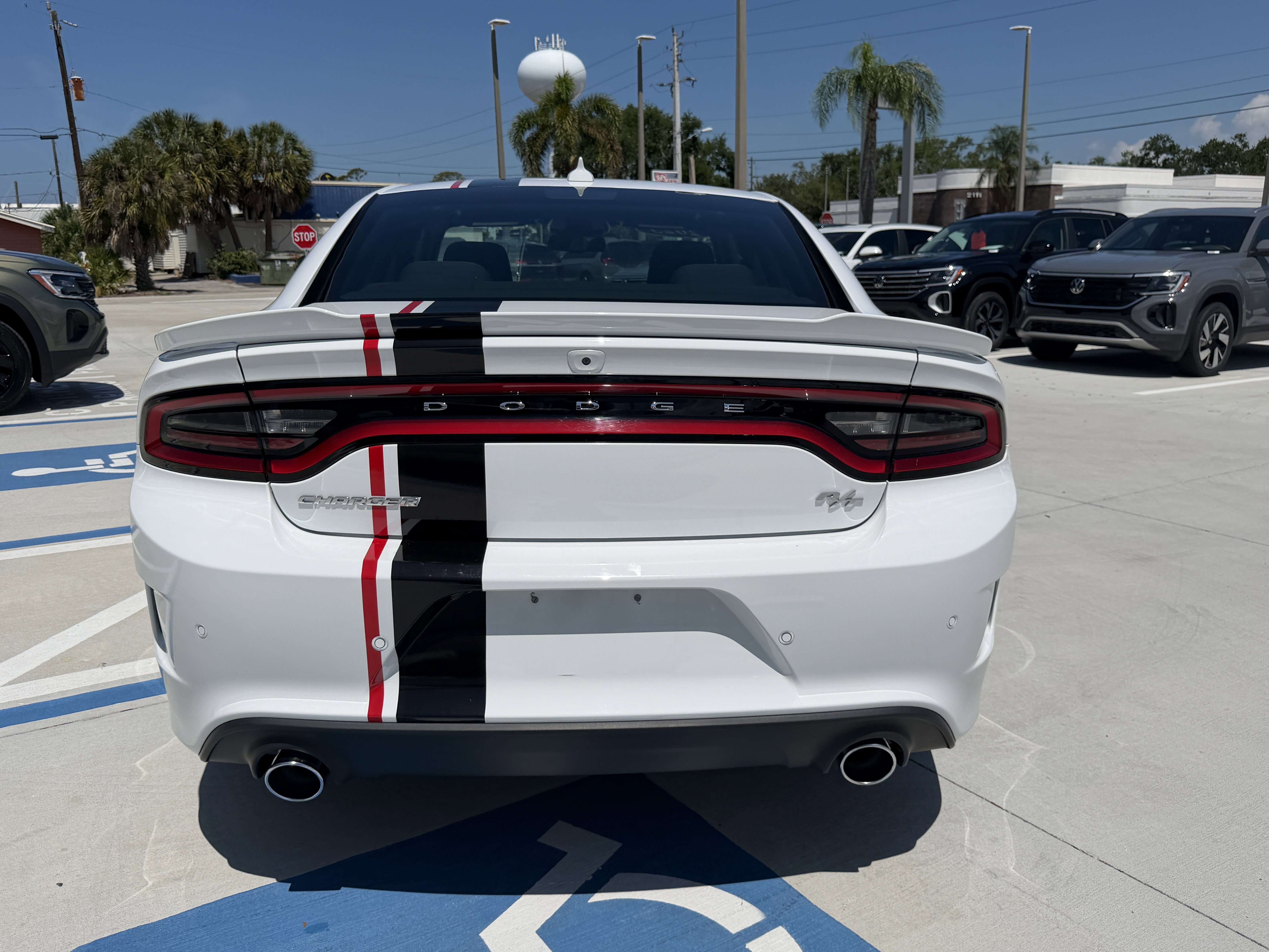 Used 2023 Dodge Charger R/T w/ Harman/Kardon Audio Group RWD image 4