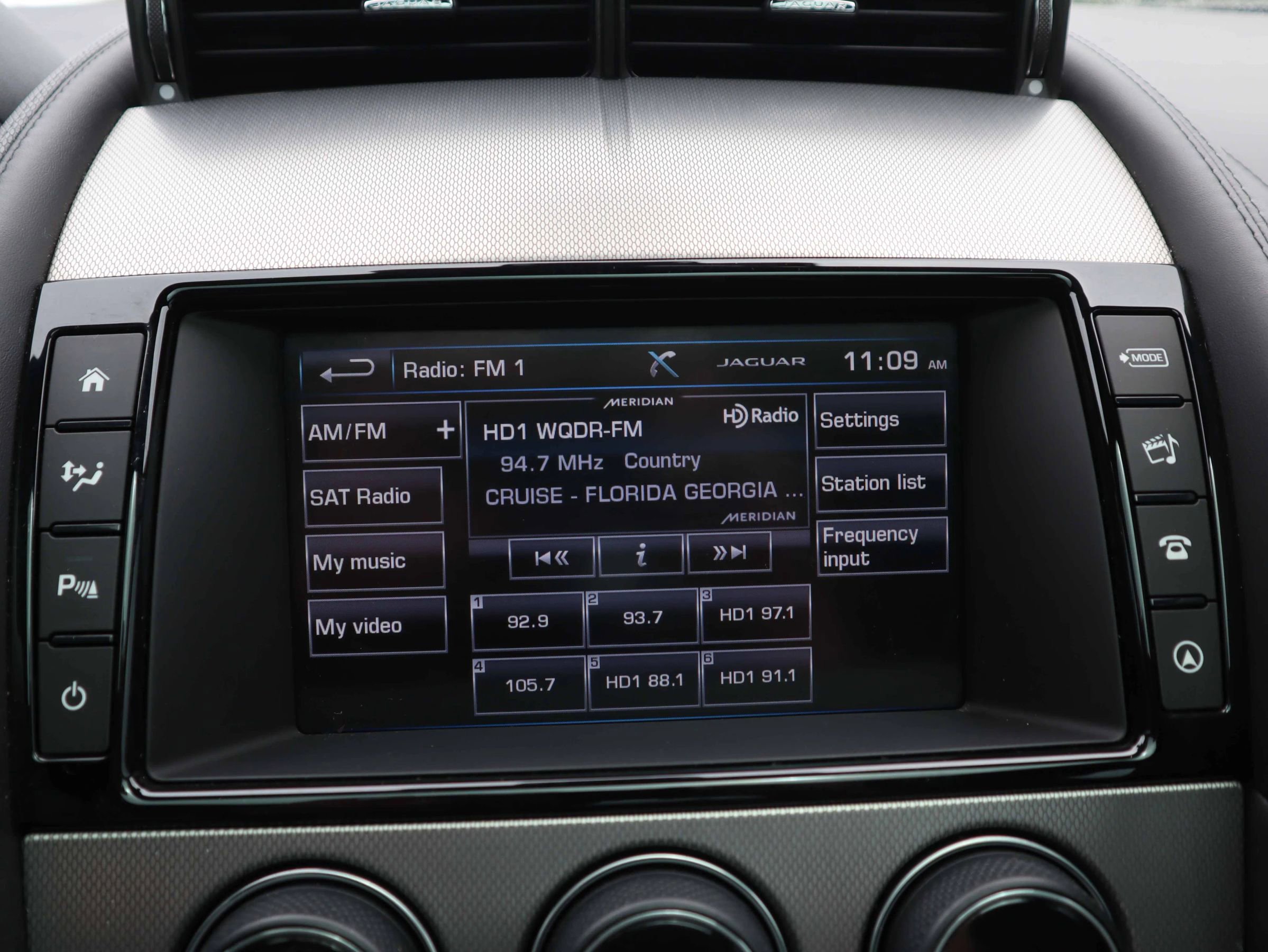 Used 2016 Jaguar F-TYPE Coupe image 22