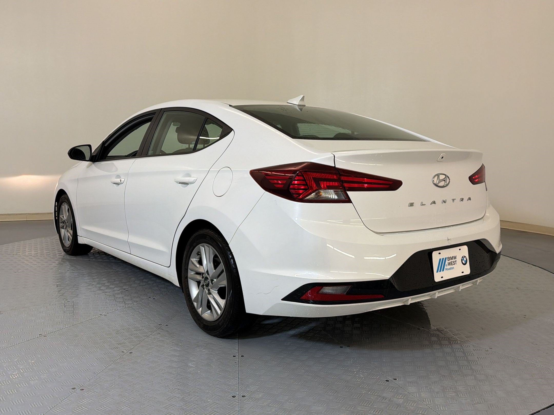 Used 2020 Hyundai Elantra SEL w/ Cargo Package (C1) FWD image 3