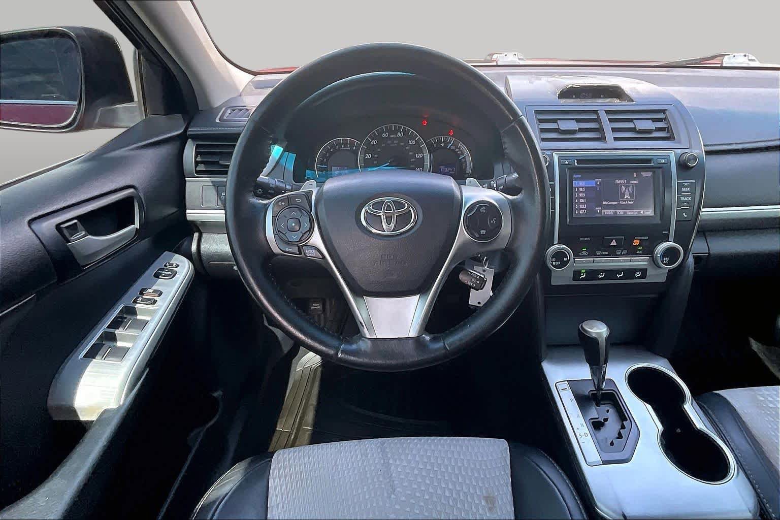 Used 2014 Toyota Camry SE FWD image 6