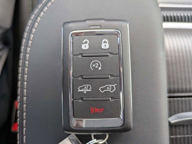 New 2026 Jeep Grand Wagoneer Summit AWD/4WD image 32