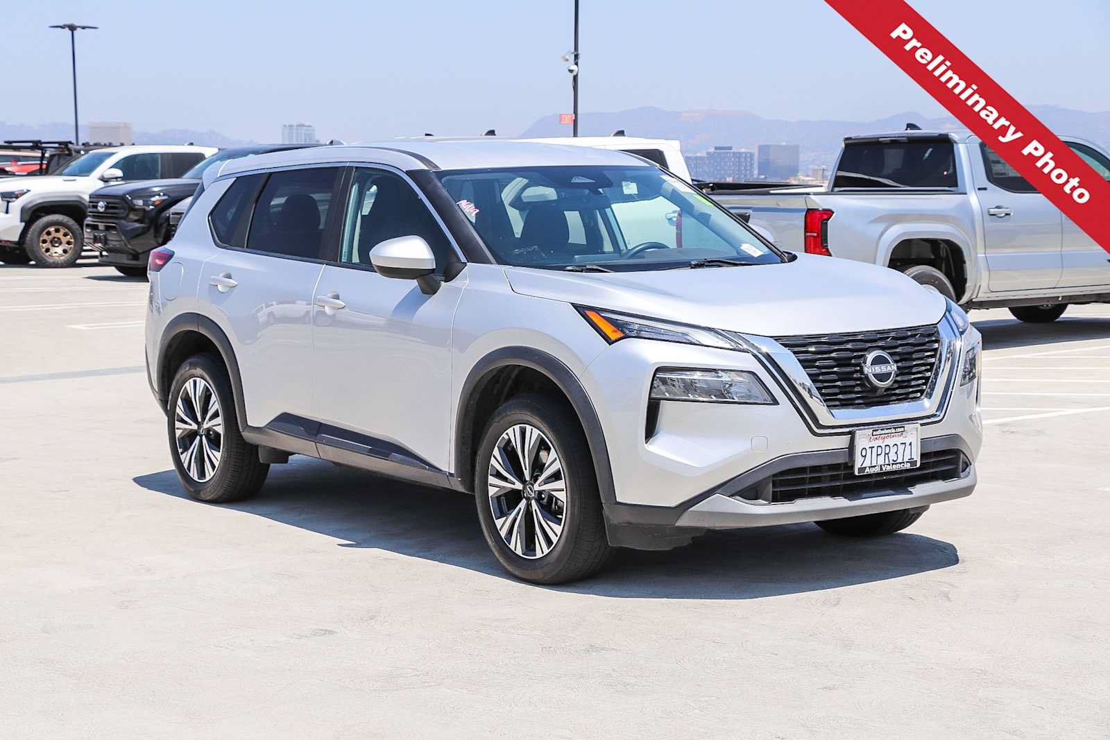 Used 2023 Nissan Rogue SV AWD/4WD image 3