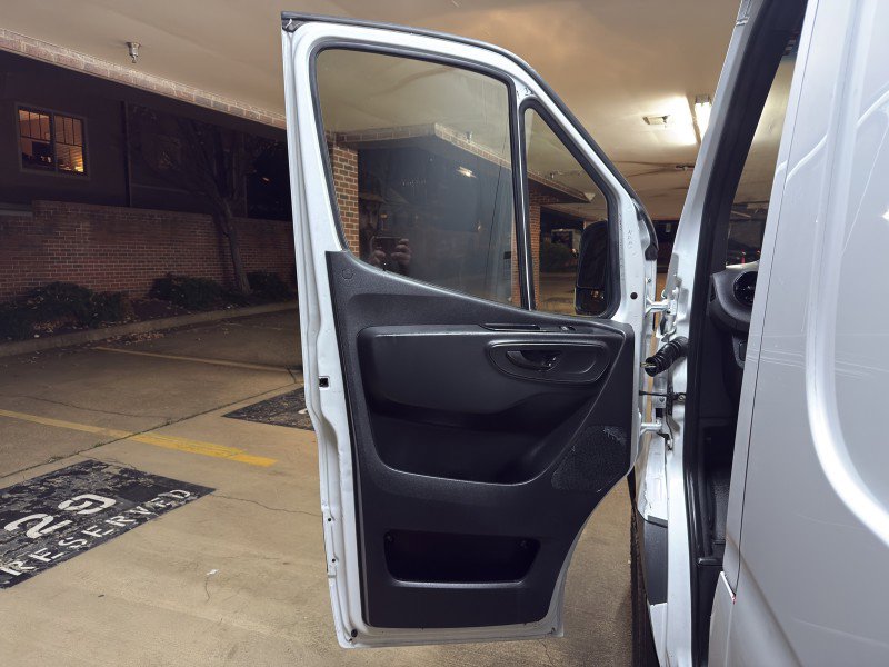 Used 2019 Mercedes-Benz Sprinter 144 Cargo image 9