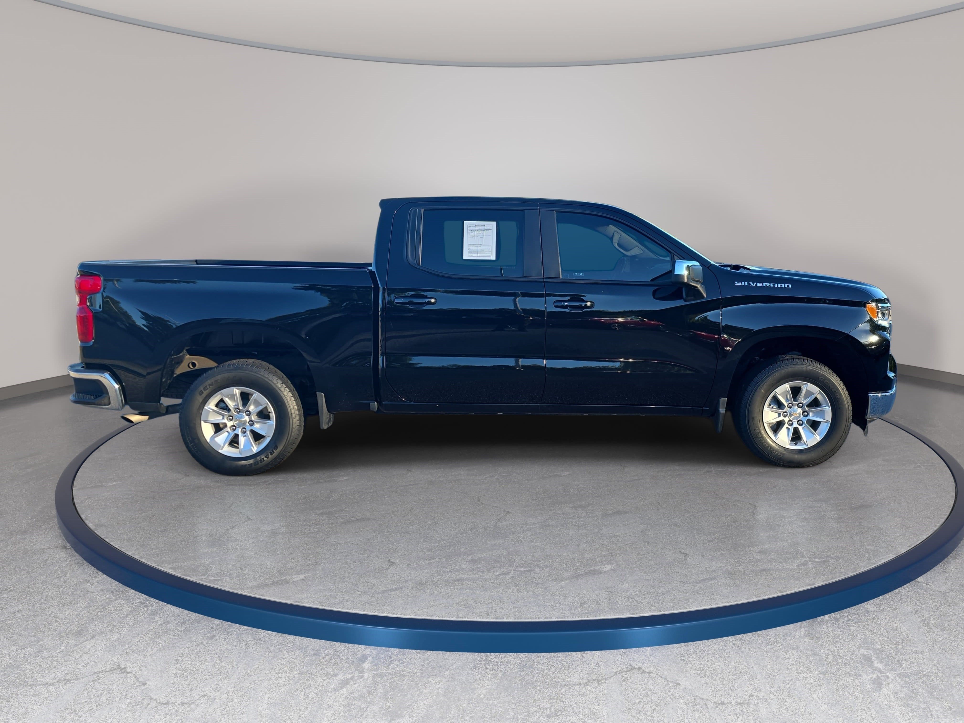 Used 2025 Chevrolet Silverado 1500 LT RWD image 4