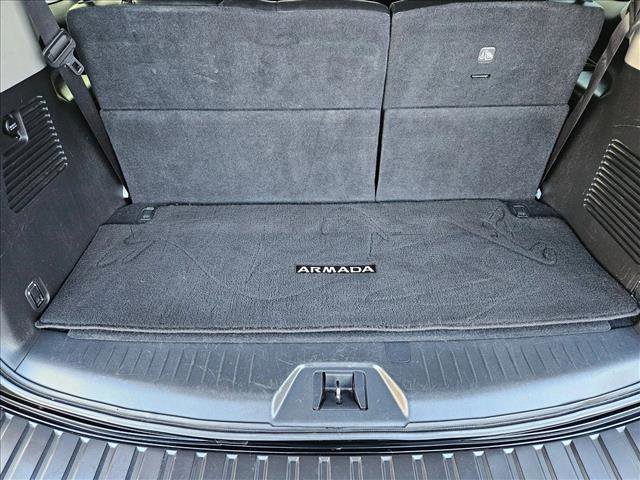 Used 2023 Nissan Armada SL w/ Captain's Chairs Package image 6