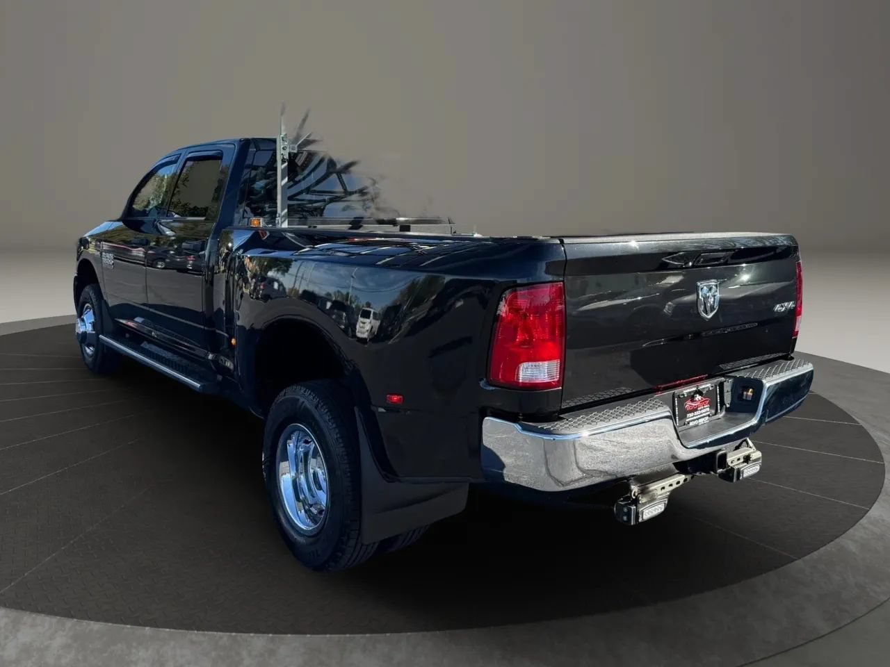 Used 2018 RAM 3500 Tradesman w/ Chrome Appearance Group AWD/4WD image 11