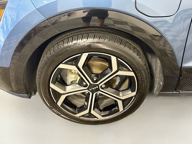 Used 2023 Kia Niro SX Touring FWD image 4