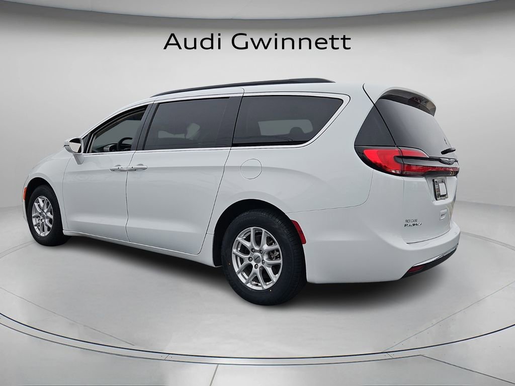 Used 2022 Chrysler Pacifica Touring-L image 7