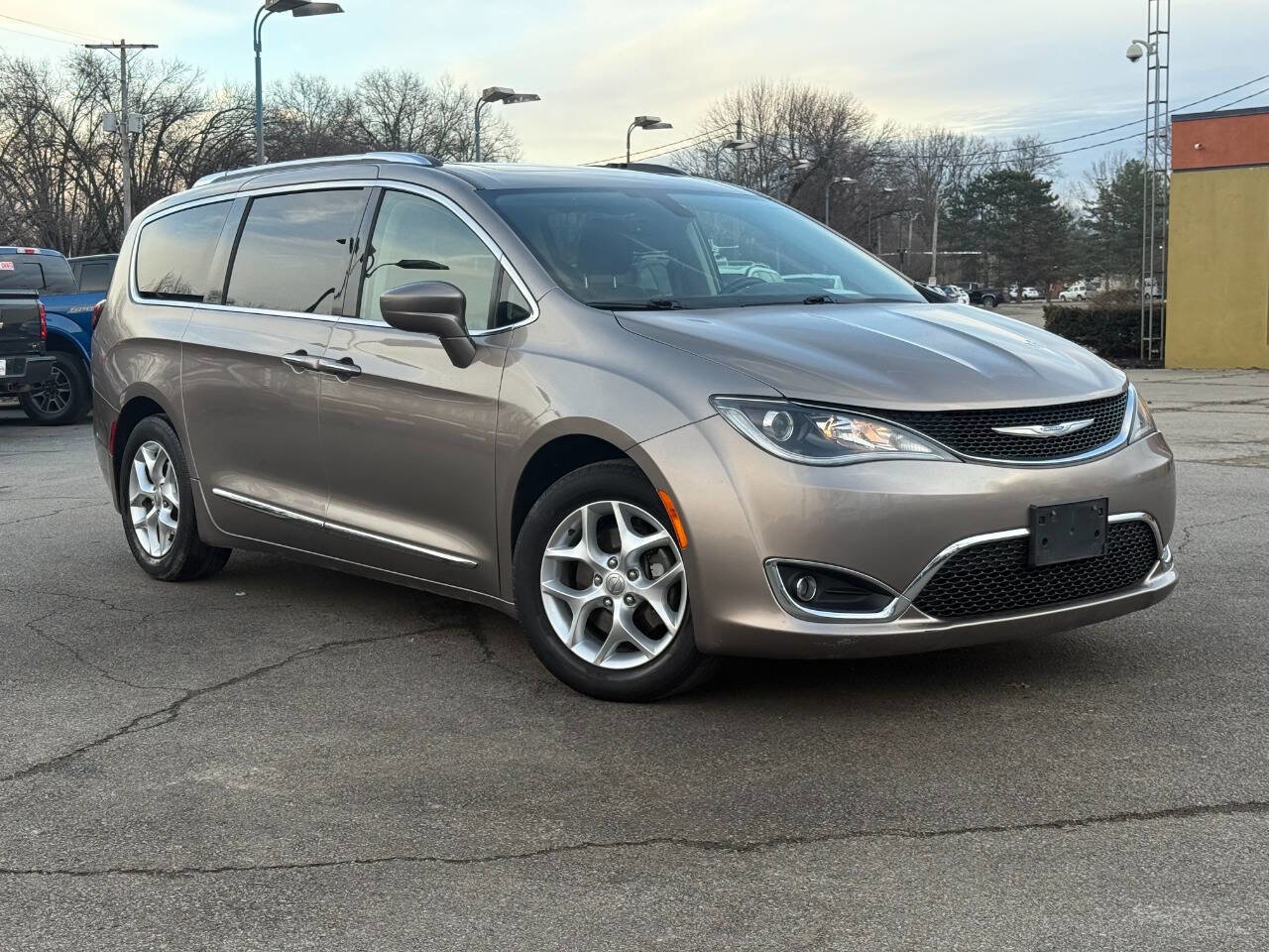 Used 2018 Chrysler Pacifica Touring-L Plus image 1