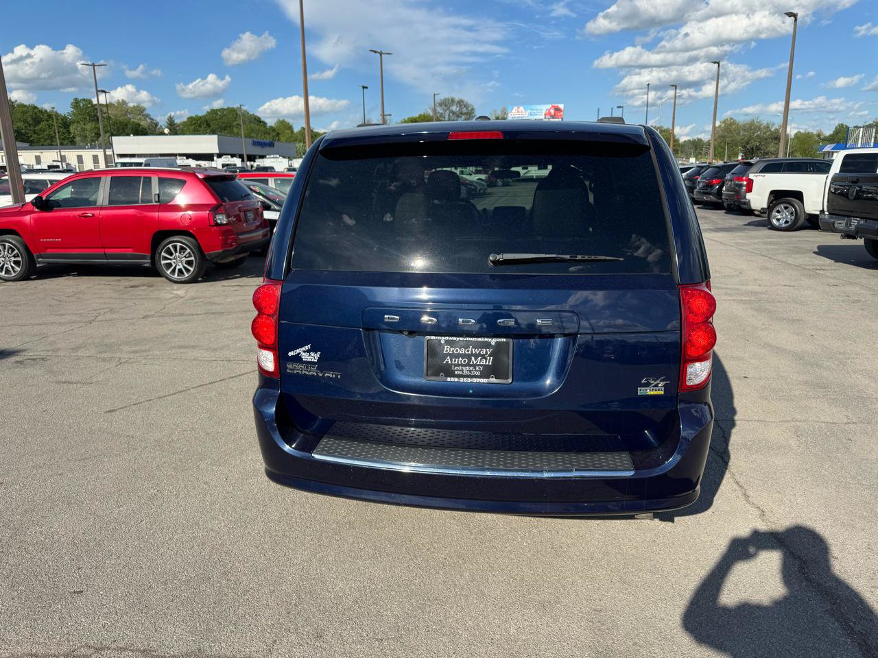 Used 2016 Dodge Grand Caravan R/T FWD image 4
