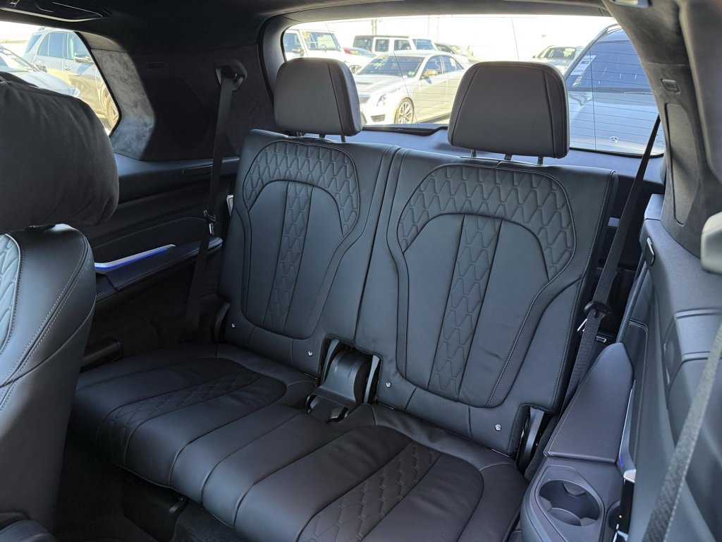 Used 2025 BMW ALPINA XB7 image 16